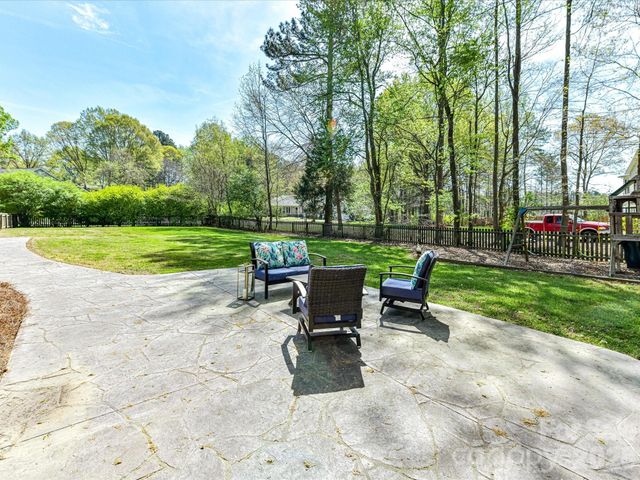 142 Scotland Drive, Mooresville, NC 28115