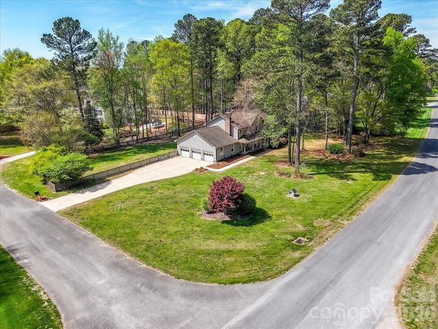 142 Scotland Drive, Mooresville, NC 28115