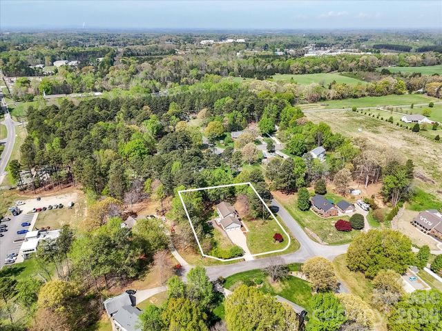 142 Scotland Drive, Mooresville, NC 28115