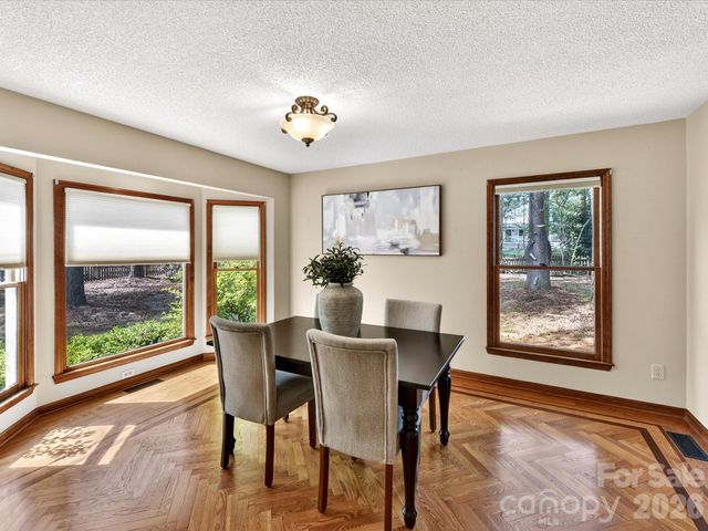 142 Scotland Drive, Mooresville, NC 28115