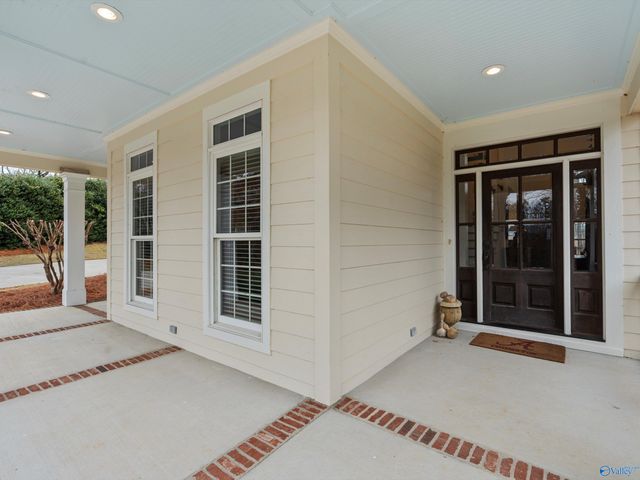 30 Cardinal Drive, Guntersville, AL 35976