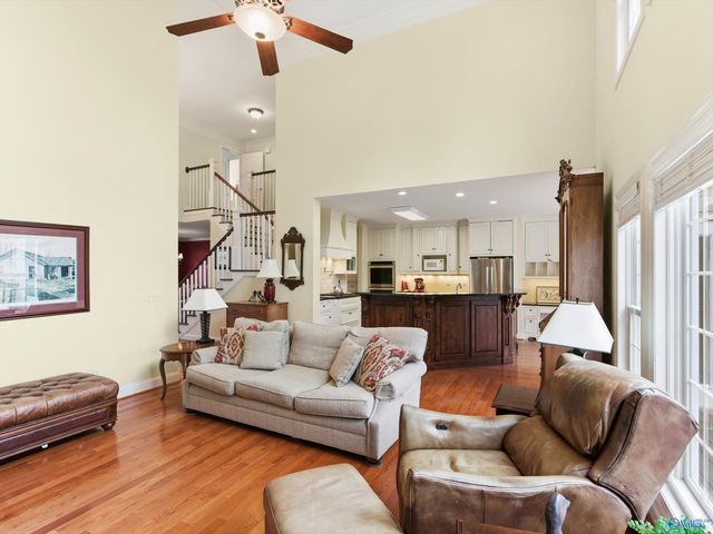 30 Cardinal Drive, Guntersville, AL 35976