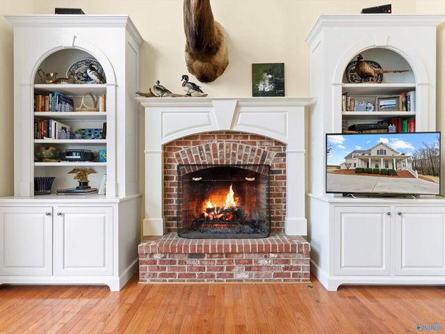 30 Cardinal Drive, Guntersville, AL 35976