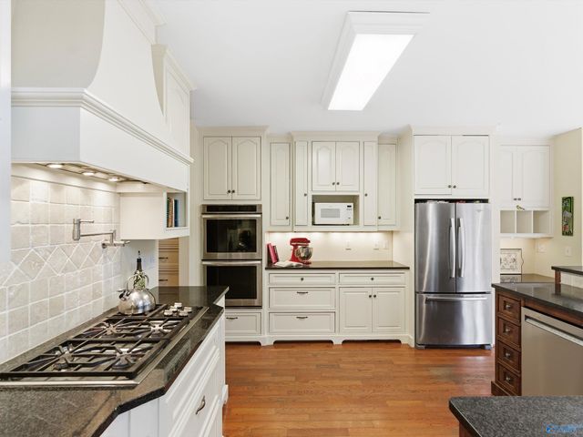 30 Cardinal Drive, Guntersville, AL 35976