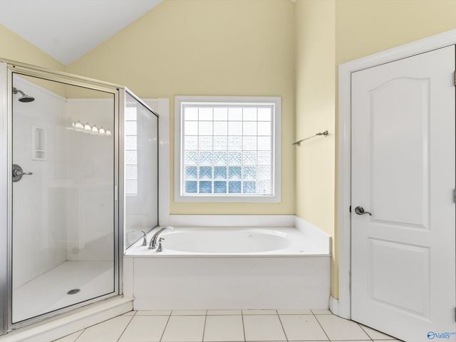 30 Cardinal Drive, Guntersville, AL 35976