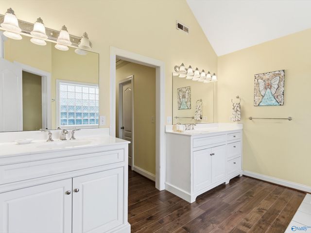 30 Cardinal Drive, Guntersville, AL 35976