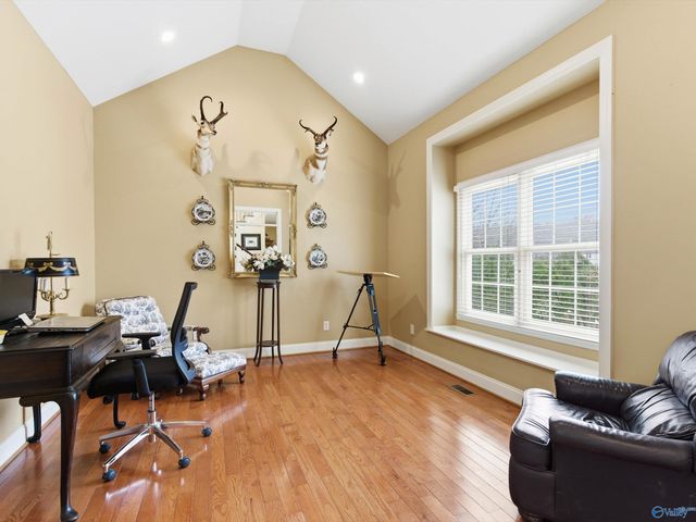 30 Cardinal Drive, Guntersville, AL 35976