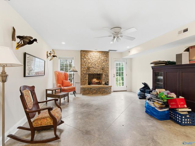 30 Cardinal Drive, Guntersville, AL 35976