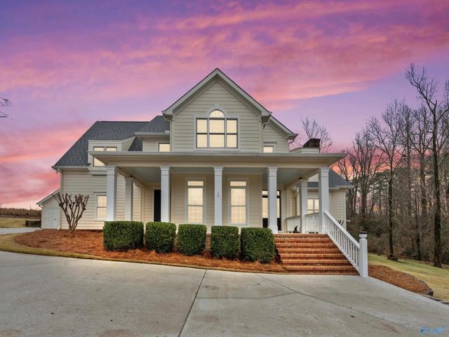 30 Cardinal Drive, Guntersville, AL 35976