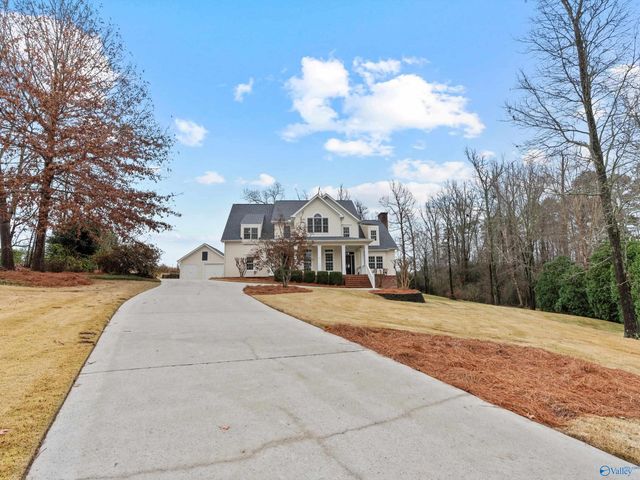 30 Cardinal Drive, Guntersville, AL 35976