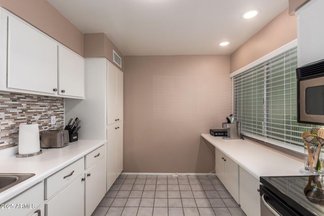 4630 N 68TH Street 231, Scottsdale, AZ 85251