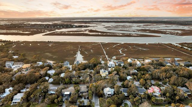 702 E Erie Avenue, Folly Beach, SC 29439