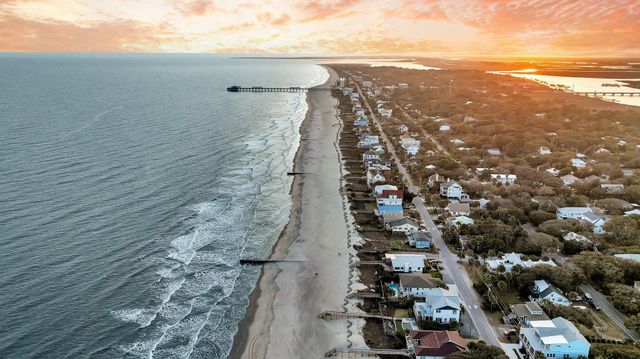 702 E Erie Avenue, Folly Beach, SC 29439