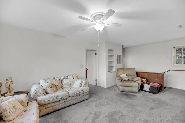 702 E Erie Avenue, Folly Beach, SC 29439