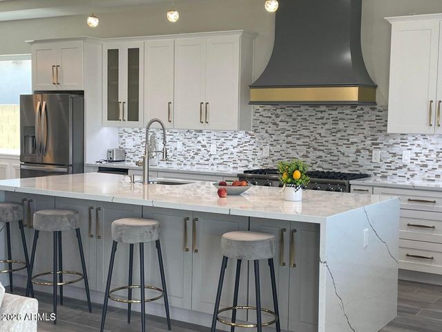 6824 N 14TH Street, Phoenix, AZ 85014