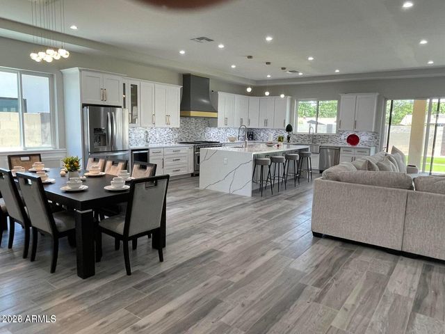 6824 N 14TH Street, Phoenix, AZ 85014