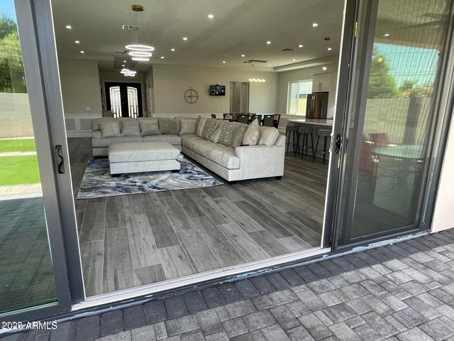 6824 N 14TH Street, Phoenix, AZ 85014