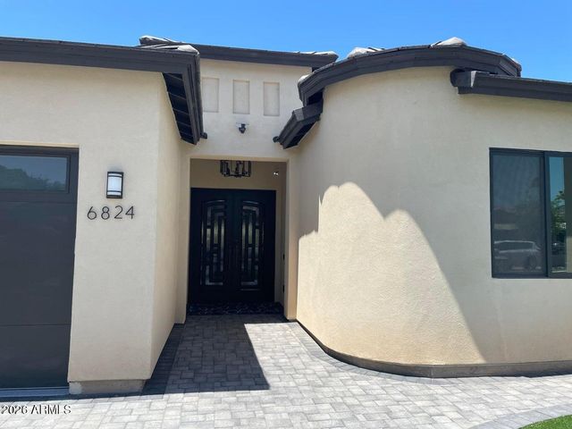 6824 N 14TH Street, Phoenix, AZ 85014