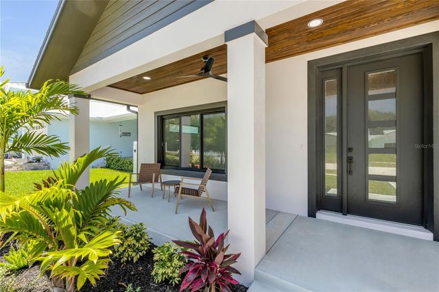 813 E 1ST AVENUE, New Smyrna Beach, FL 32169