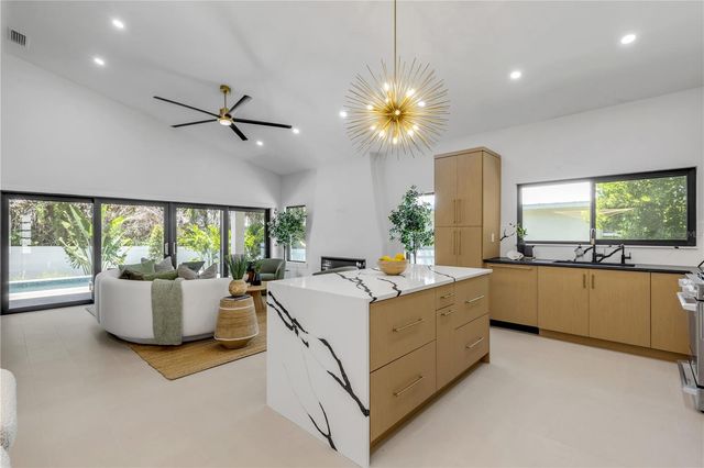 813 E 1ST AVENUE, New Smyrna Beach, FL 32169