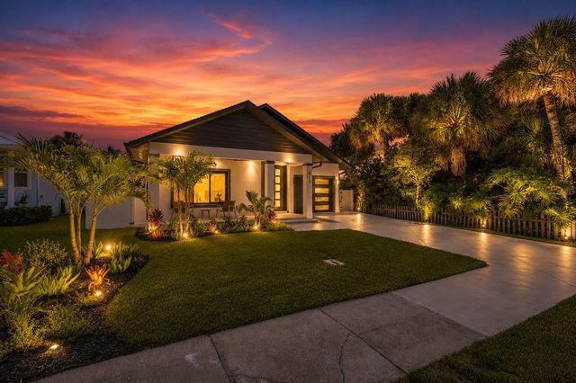 813 E 1ST AVENUE, New Smyrna Beach, FL 32169