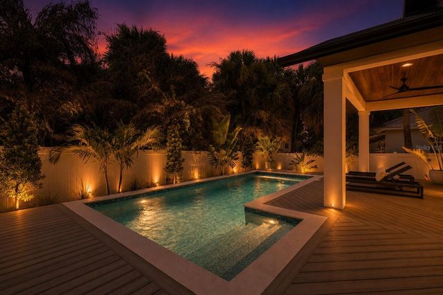 813 E 1ST AVENUE, New Smyrna Beach, FL 32169