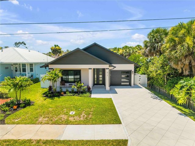 813 E 1ST AVENUE, New Smyrna Beach, FL 32169