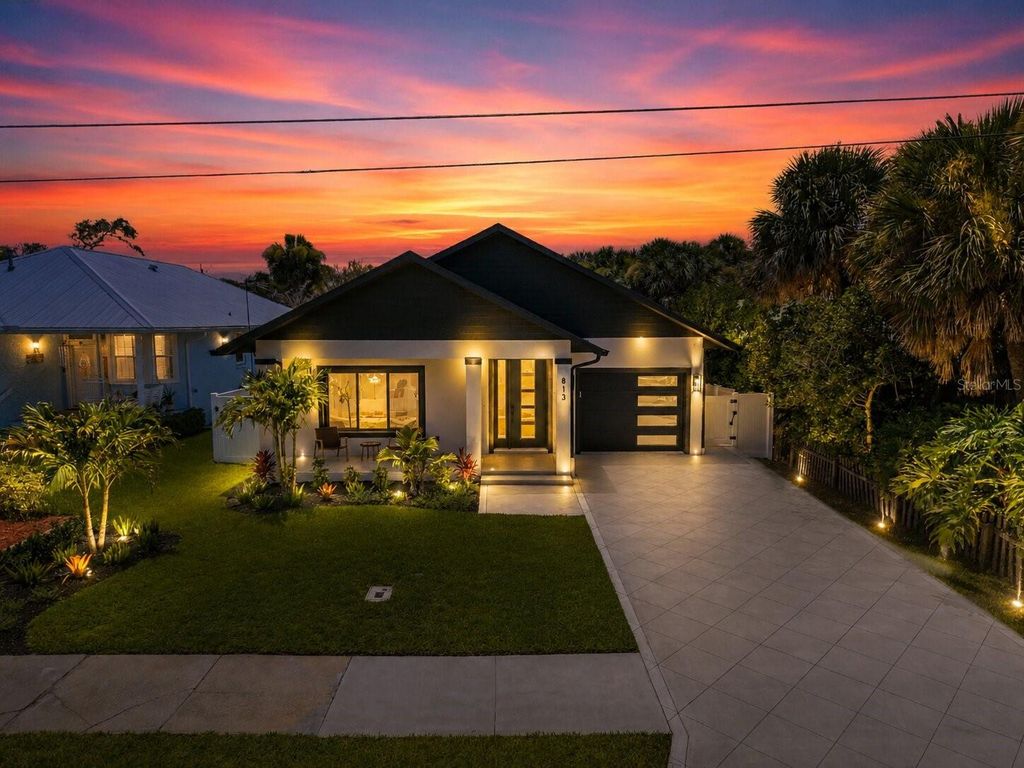 Image 3 of property listing at 813 E 1ST AVENUE, New Smyrna Beach, FL 32169