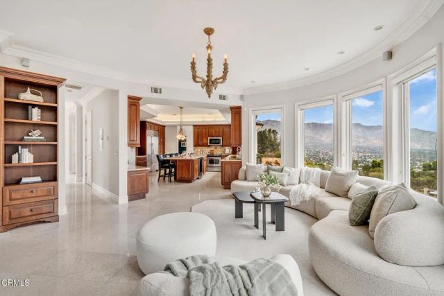 450 Palmerstone Drive, La Canada Flintridge, CA 91011