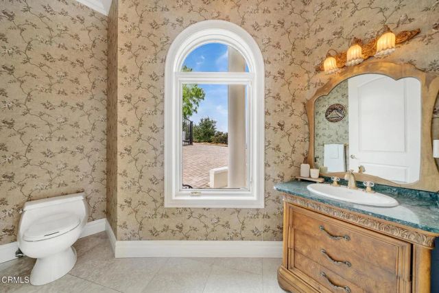 450 Palmerstone Drive, La Canada Flintridge, CA 91011