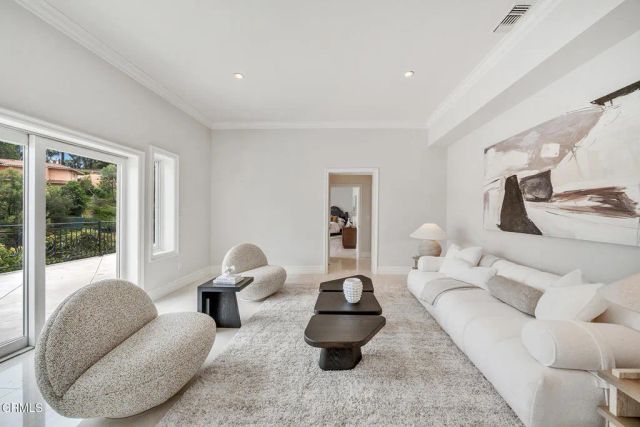450 Palmerstone Drive, La Canada Flintridge, CA 91011