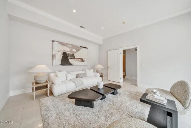 450 Palmerstone Drive, La Canada Flintridge, CA 91011