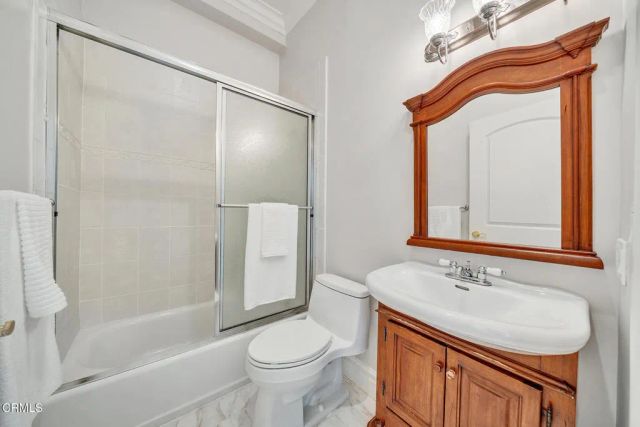 450 Palmerstone Drive, La Canada Flintridge, CA 91011