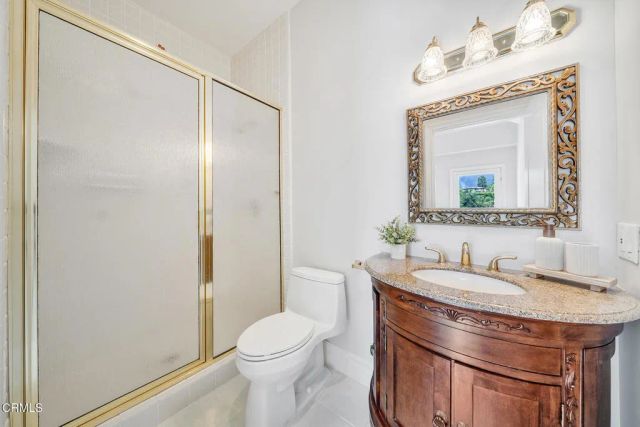 450 Palmerstone Drive, La Canada Flintridge, CA 91011