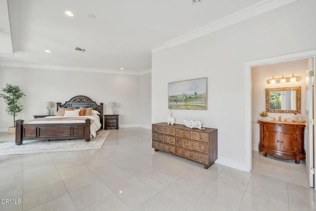 450 Palmerstone Drive, La Canada Flintridge, CA 91011