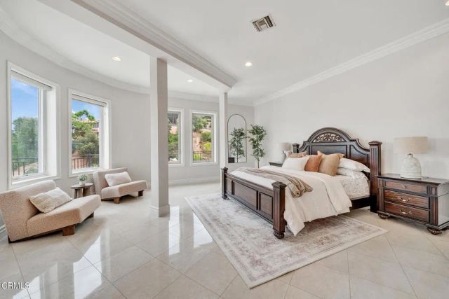 450 Palmerstone Drive, La Canada Flintridge, CA 91011