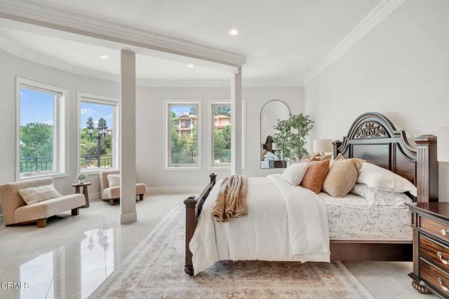 450 Palmerstone Drive, La Canada Flintridge, CA 91011
