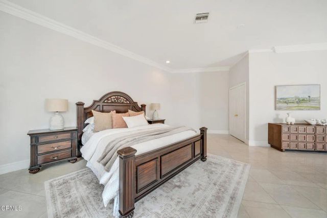450 Palmerstone Drive, La Canada Flintridge, CA 91011