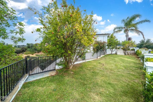 450 Palmerstone Drive, La Canada Flintridge, CA 91011