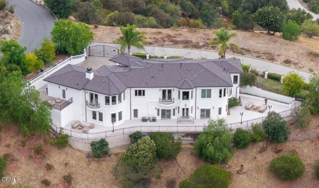 450 Palmerstone Drive, La Canada Flintridge, CA 91011