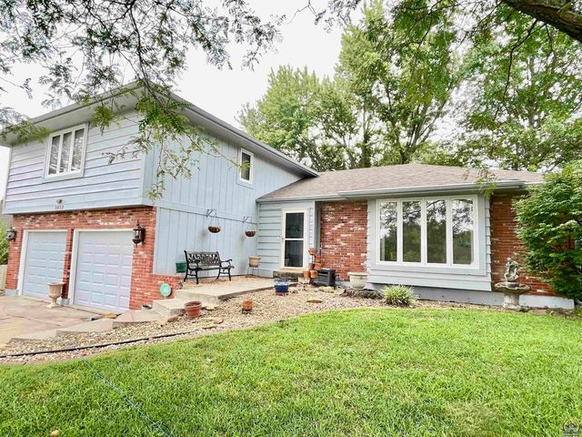3833 SW Canterbury Town RD, Topeka, KS 66610