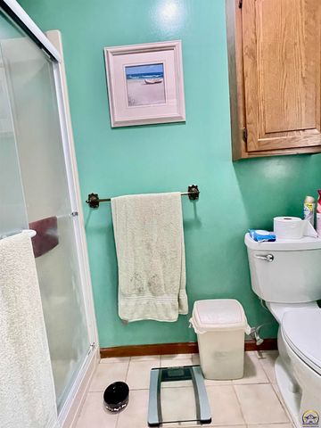 3833 SW Canterbury Town RD, Topeka, KS 66610