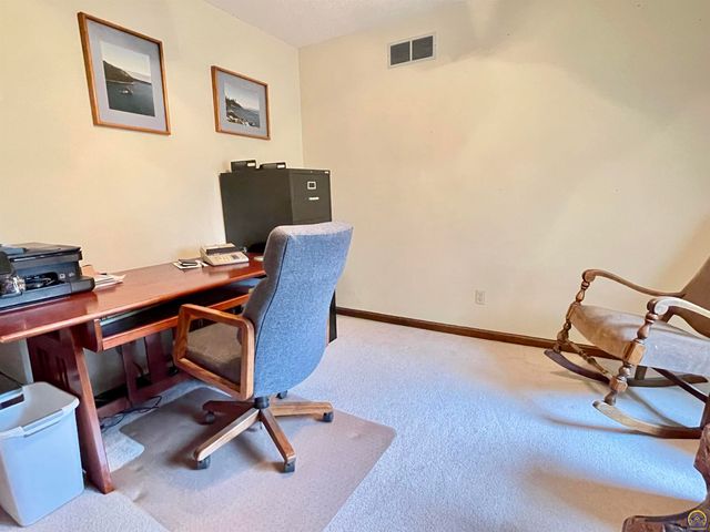 3833 SW Canterbury Town RD, Topeka, KS 66610