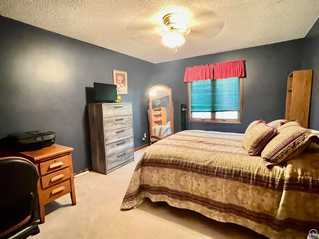3833 SW Canterbury Town RD, Topeka, KS 66610