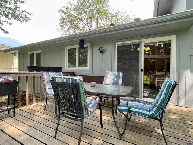 3833 SW Canterbury Town RD, Topeka, KS 66610