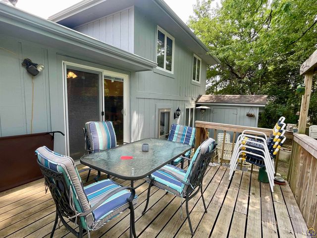 3833 SW Canterbury Town RD, Topeka, KS 66610