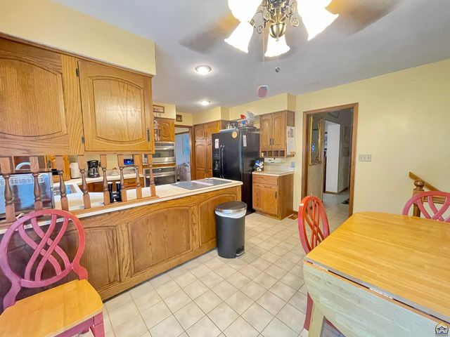 3833 SW Canterbury Town RD, Topeka, KS 66610