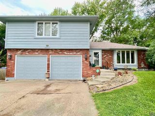 3833 SW Canterbury Town RD, Topeka, KS 66610