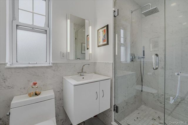 94 Pinewood Road 3D, Hartsdale, NY 10503