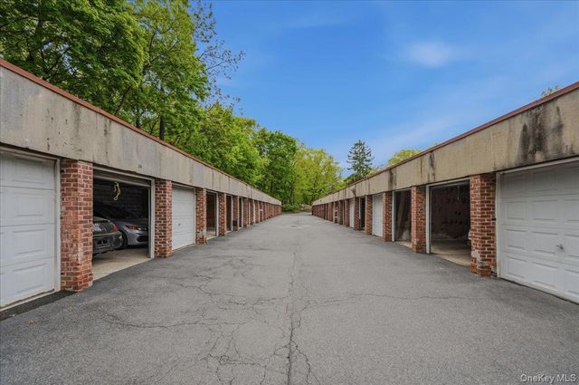 94 Pinewood Road 3D, Hartsdale, NY 10503